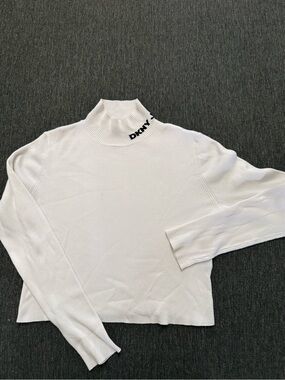 DKNY jeans White Ribbed Logo Turtleneck thin Sweater size Medium